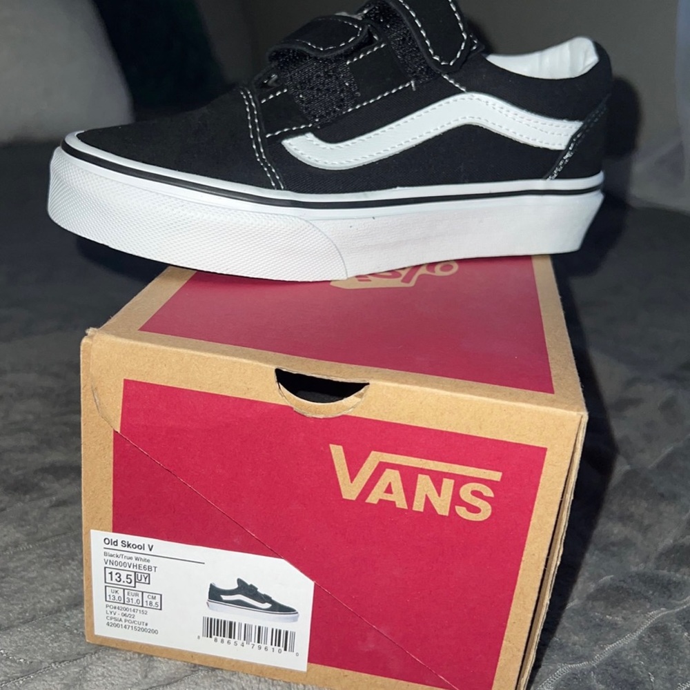 Vans - Picture 3 of 3